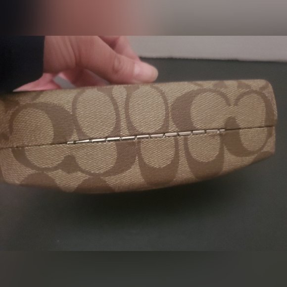 Coach glasses case - Picture 4 of 8